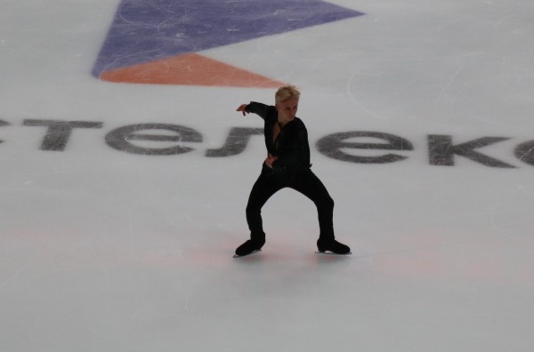 
									«Красная» арена и «короткий» лед: как прошел первый день гран-при в Омске? 