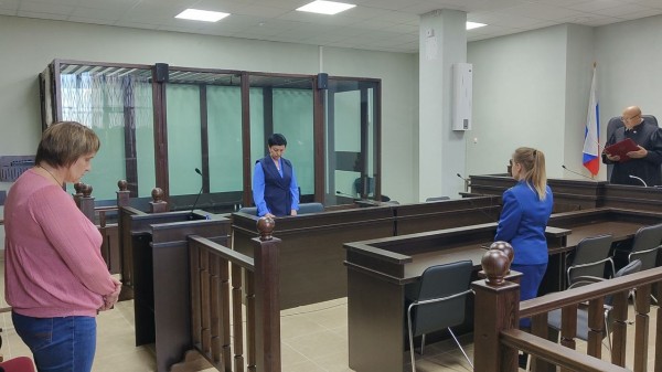 Омичка, убившая мужа на глазах у детей, отправилась в колонию на 9 лет
Омичка, убившая мужа на глазах у детей, отправилась в колонию на 9 лет