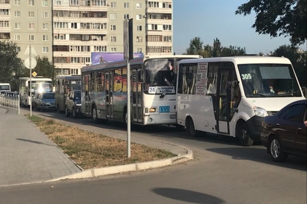 
									В Омске перекрыли бульвар Архитекторов: как там сейчас ездят 