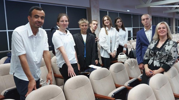 В Омске прошел III Международный молодежный форум межнационального согласия «Объединяя_укрепляем 3.0»
В Омске прошел III Международный молодежный форум межнационального согласия «Объединяя_укрепляем 3.0»