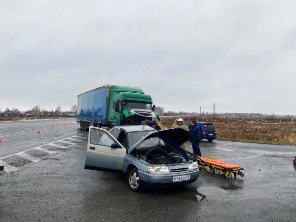 
									На трассе в Омской области произошло смертельное ДТП с большегрузом 