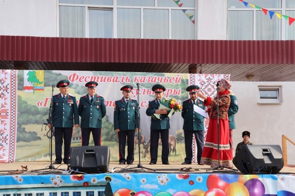 В Омском районе прошел фестиваль казачьей культуры
В Омском районе прошел фестиваль казачьей культуры