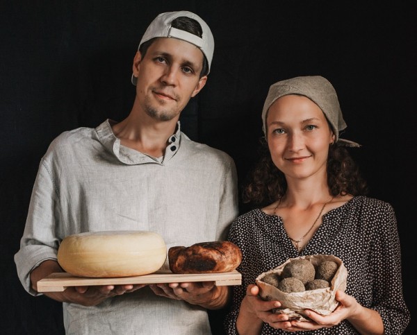 Рикотта, буррата и халлуми: кто делает крафтовые сыры в Омске?
Рикотта, буррата и халлуми: кто делает крафтовые сыры в Омске?