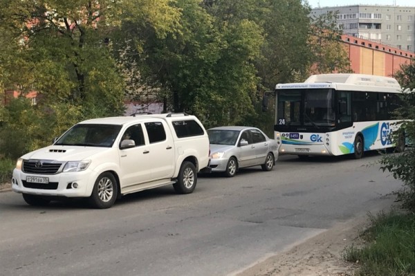 
									В Омске перекрыли бульвар Архитекторов: как там сейчас ездят 