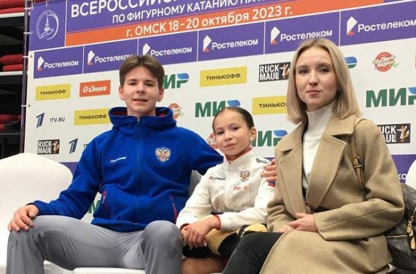 В Омск на Гран-при по фигурному катанию прилетел Евгений Плющенко
В Омск на Гран-при по фигурному катанию прилетел Евгений Плющенко