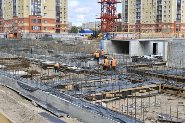 
									Омским властям не удается ускорить строительство школы в «Серебряном береге» 