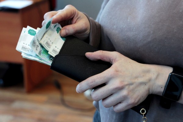 
									Омичи считают, что учителя должны получать около 100 тысяч в месяц 