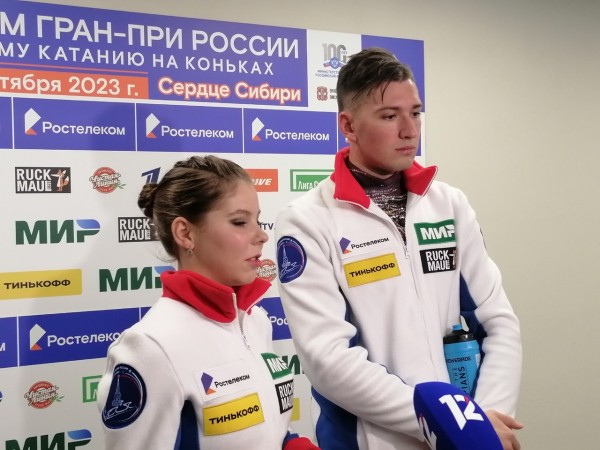 
									«Красная» арена и «короткий» лед: как прошел первый день гран-при в Омске? 