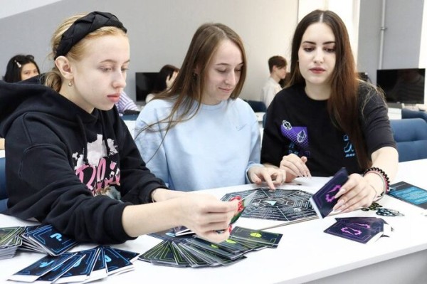 В Омске создали новую настольную игру "Индустриальный Омск. Начало" В Омске создали новую настольную игру "Индустриальный Омск. Начало"