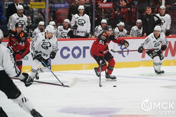 Разгром на глазах болельщиков: "Трактор" с новым тренером "переехал" усталых "ястребов"