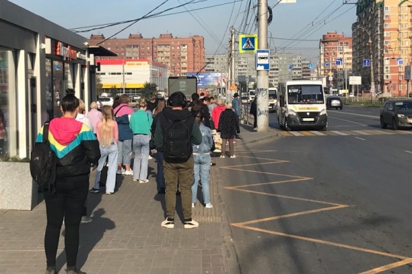 
									В Омске перекрыли бульвар Архитекторов: как там сейчас ездят 