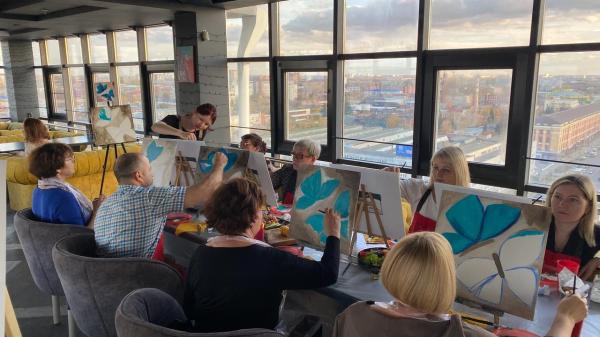 День паллиативной помощи. Зачем омские медики взяли в руки кисти