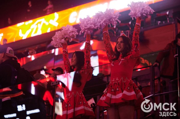 "Квартира всё более уютная": болельщики "Авангарда" поздравляют "G-Drive Арену" с первым днём рождения