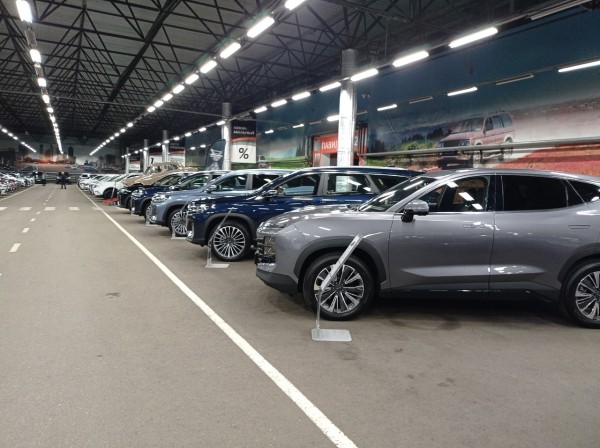 
									«Перекупы под крышей»: стоит ли омичам покупать подержанные авто в салонах?  