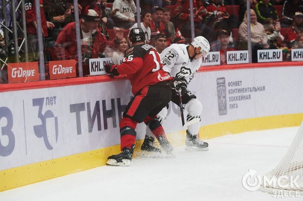 Разгром на глазах болельщиков: "Трактор" с новым тренером "переехал" усталых "ястребов"