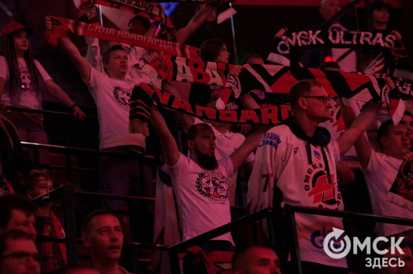 "Квартира всё более уютная": болельщики "Авангарда" поздравляют "G-Drive Арену" с первым днём рождения