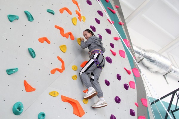 
									В Омске открылся новый скалодром для детей 