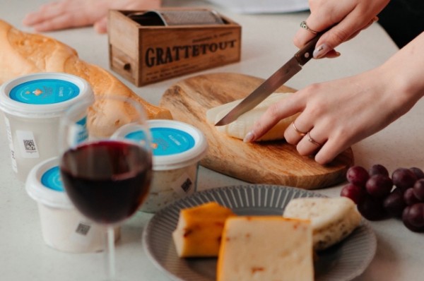 Рикотта, буррата и халлуми: кто делает крафтовые сыры в Омске?
Рикотта, буррата и халлуми: кто делает крафтовые сыры в Омске?