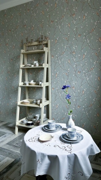 "Много сокровищ спрятано в сервантах и на дачах". Интервью с владелицей винтажной лавки