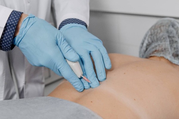 
									Омичам предлагают вылечить суставы и позвоночник карбокситерапией 