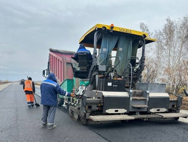 
									Хоценко рассказал о реконструкции дороги на Нижнюю Омку 
