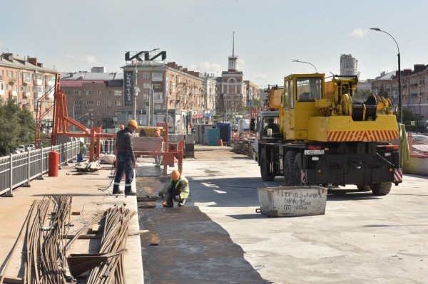 
									Ремонт одной из половин Ленинградского моста подходит к концу 