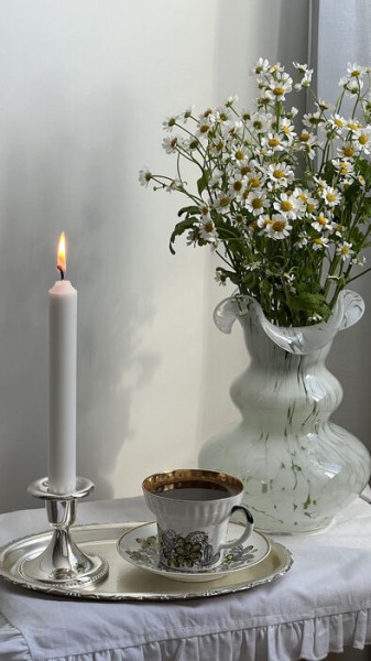 "Много сокровищ спрятано в сервантах и на дачах". Интервью с владелицей винтажной лавки