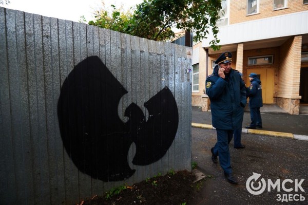 Пробежать 22 этажа с пожарными: как экстремально провести утро в Омске  