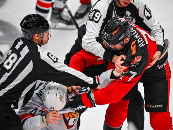 
									Четыре шайбы и драка: «Авангард» одержал эффектную победу над «Металлургом» 