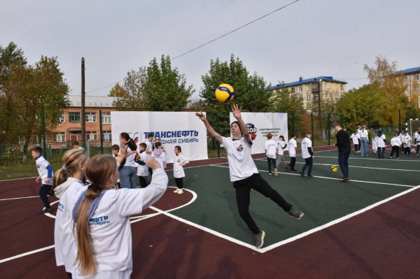 В Омске открылась новая спортивная площадка
В Омске открылась новая спортивная площадка