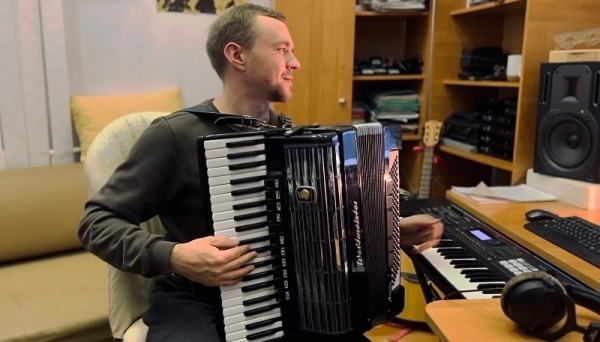 "Искать новое в музыке, чтобы открыть новое в себе". Интервью с театральным звукорежиссёром