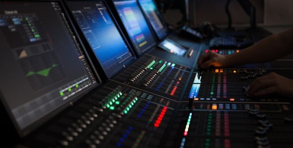 "Искать новое в музыке, чтобы открыть новое в себе". Интервью с театральным звукорежиссёром