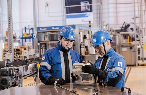 
									В России начали выпускать энергосберегающие масла для современных автомобилей 