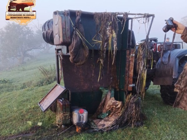 
									Браконьеры из Омской области утопили в реке вездеход и ушли от погони вплавь 