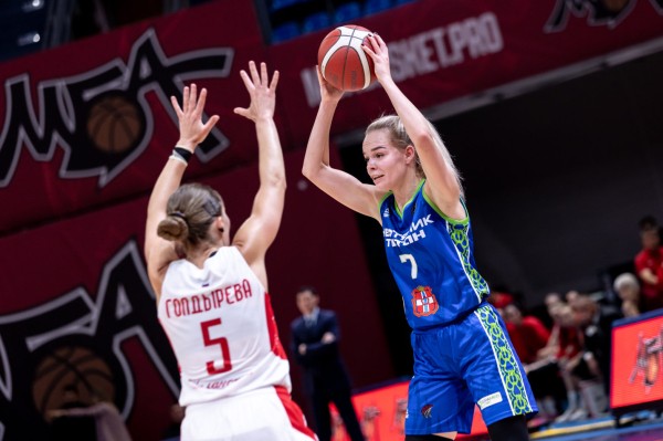 
									Омский «Нефтяник-Титан» начал новый чемпионат с поражения в Москве 