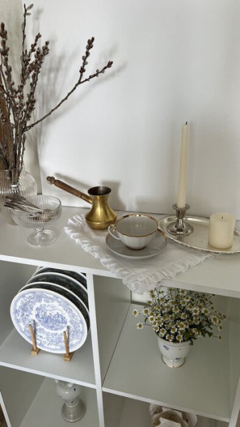 "Много сокровищ спрятано в сервантах и на дачах". Интервью с владелицей винтажной лавки