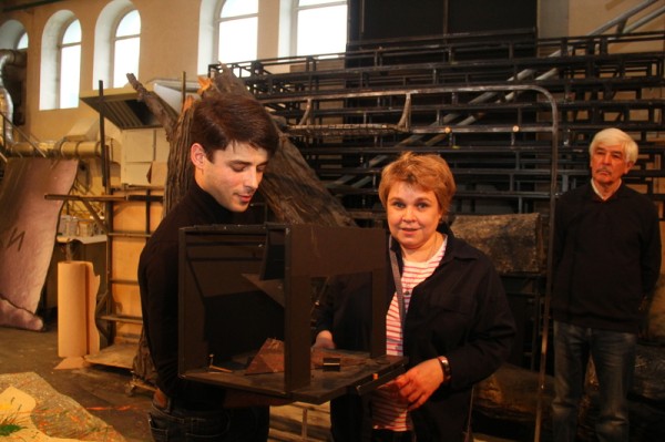 
									Закулисье Омской драмы: трюм сцены, актерские приметы и кирпич Достоевского 