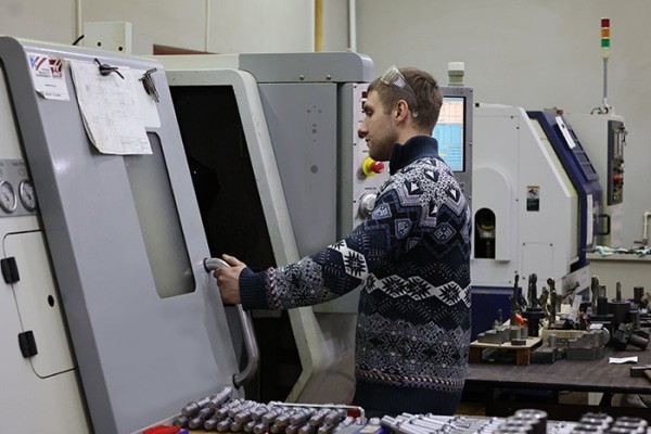 «Омсктрансмаш» обучает своих сотрудников востребованным профессиям