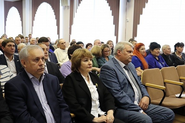 
									В Омском районе наградили лучших тружеников села 