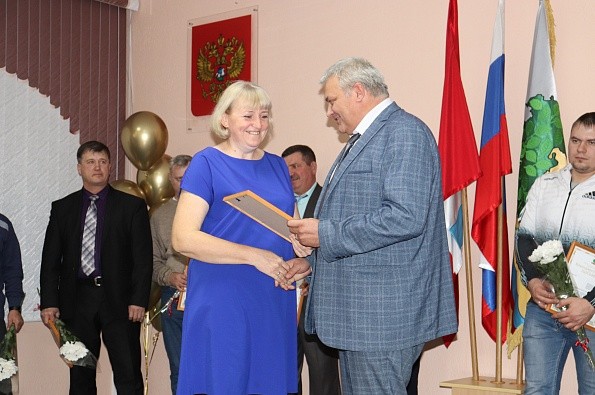 
									В Омском районе наградили лучших тружеников села 