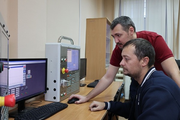 «Омсктрансмаш» обучает своих сотрудников востребованным профессиям