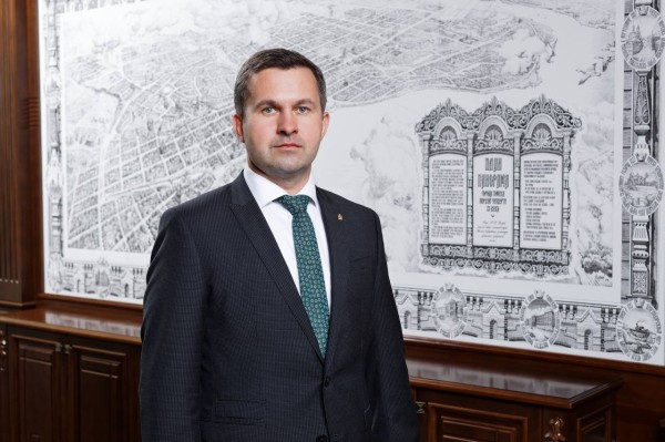 
									Махиня рассказал, почему взял в команду омскую чиновницу 