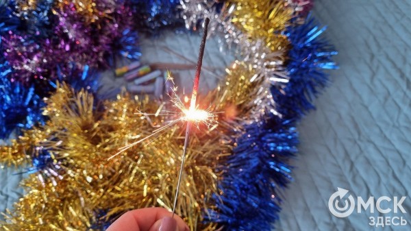 Гирлянды, пиротехника и толпа людей. Как безопасно провести новогодние каникулы Гирлянды, пиротехника и толпа людей. Как безопасно провести новогодние каникулы