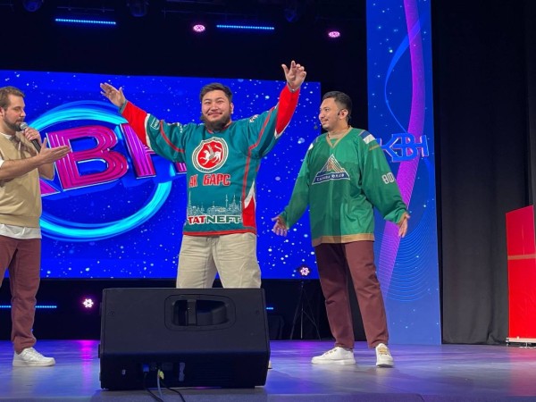 
									«Хахоценко», Шарипзянов и шоу «Возглас»: в Химике» прошел финал Омской лиги КВН 
