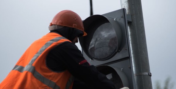 Искусственный интеллект внедрился в управление светофорами Омска Искусственный интеллект внедрился в управление светофорами Омска