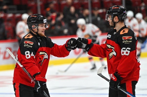 «Авангард» с минимальным счетом выиграл у «Амура»
«Авангард» с минимальным счетом выиграл у «Амура»