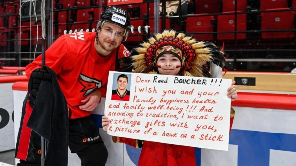 «Авангард» пригласил болельщиков на предновогоднюю тренировку