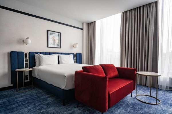 
									Омичей приглашают провести новогодние каникулы в отеле 50|60 