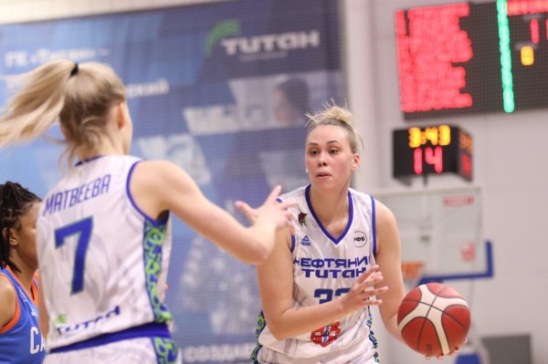 
									Омский «Нефтяник-Титан» дома уступил «Самаре» 