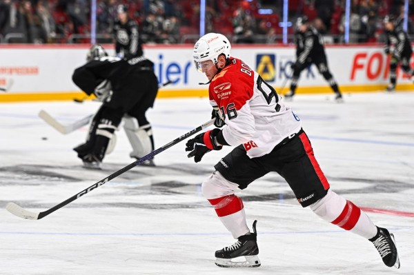 Десятая подряд: «Авангард» в овертайме выиграл у «Трактора»
Десятая подряд: «Авангард» в овертайме выиграл у «Трактора»